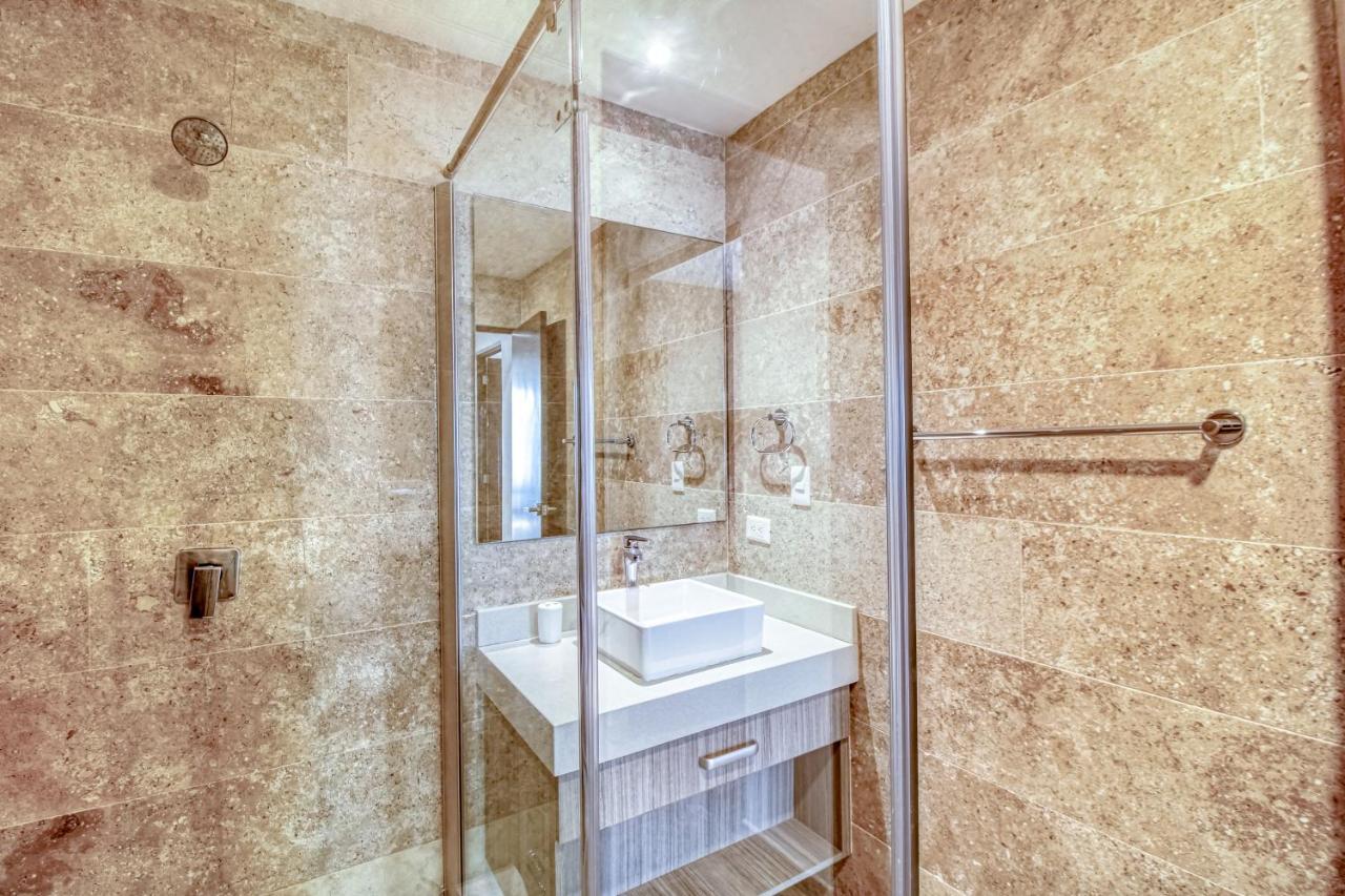 Pura Playa # 401, Golden Sands Apartment *