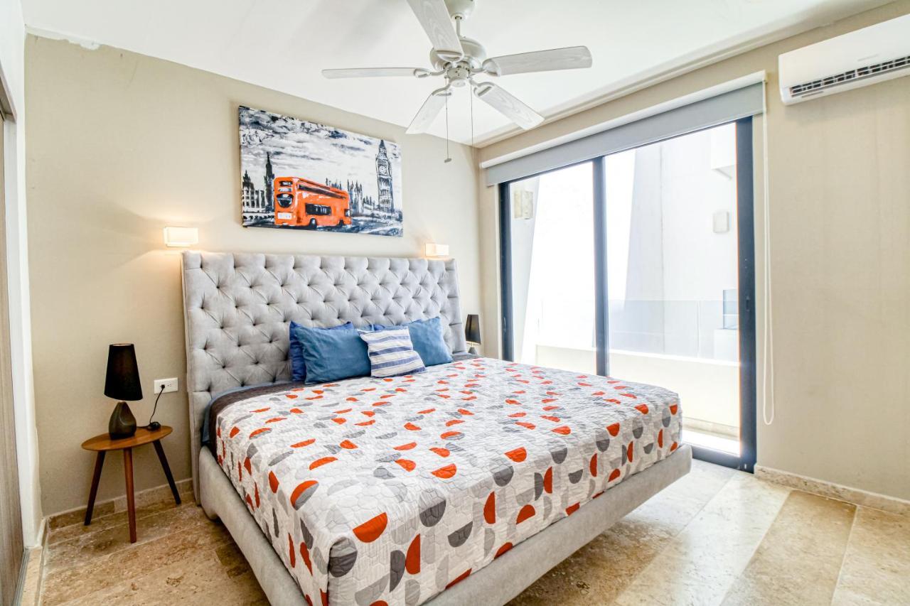 Pura Playa # 401, Golden Sands Apartamento